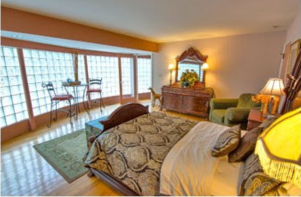 Pilot Knobb Inn Bed and Breakfast pic1
