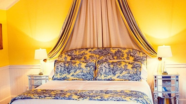 Image description JOLO Chateau bedroom